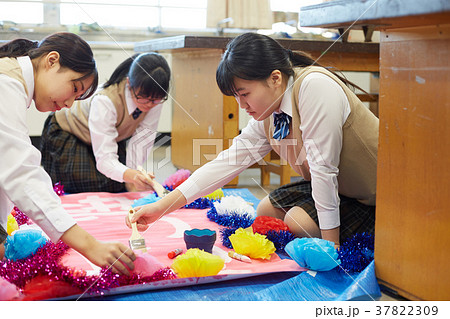 中学生 文化祭 図工 高校生 中学生 文化祭 図工 高校生 37822309