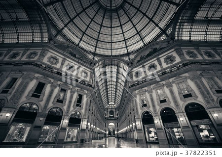 Galleria Vittorio Emanuele II interior 37822351