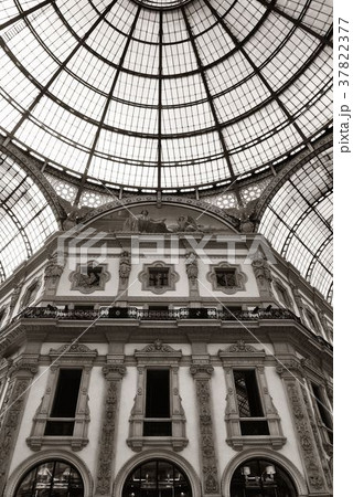 Galleria Vittorio Emanuele II interior 37822377