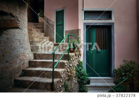 Vernazza alley Cinque Terre 37822378