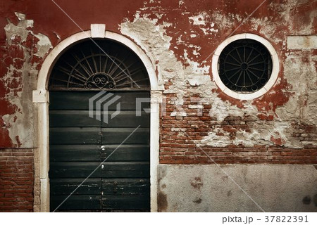 Vintage door and window 37822391