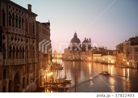 Venice Grand Canal sunrise and boat 37822403