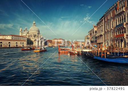 Venice Grand Canal sunrise and boat 37822491
