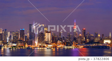 Manhattan midtown skyline at night 37822806