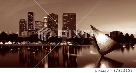 Los Angeles at night 37823155