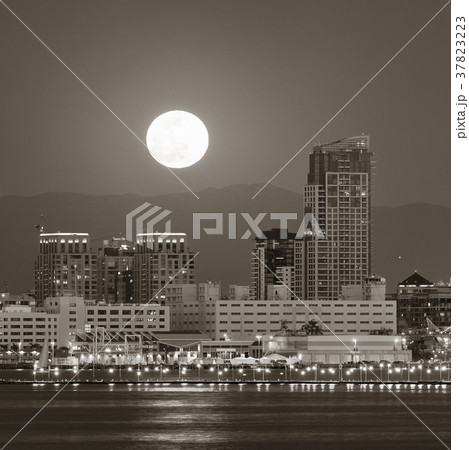 San Diego downtown skyline 37823223
