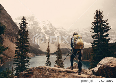 Hiker in snow 37823805