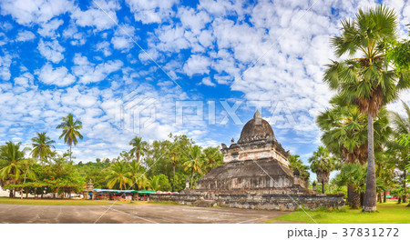 stupa in Wat Visounnarath. Laos. Panorama 37831272