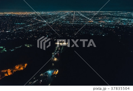 Aerial view of Los Angeles from behind Griffith 37835504