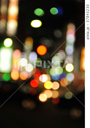 繁華街のネオン 37843230