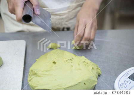 パン作り パン作り 37844505