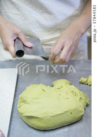 パン作り 37844585
