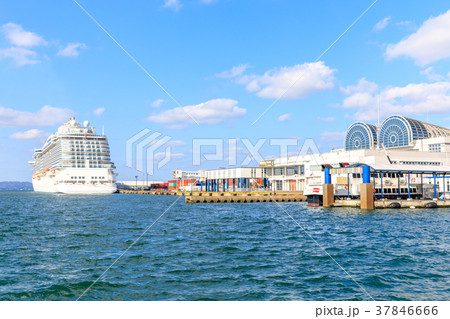 街景 豪華客船と中央ふ頭 福岡市博多区 街景 豪華客船と中央ふ頭 福岡市博多区 37846666