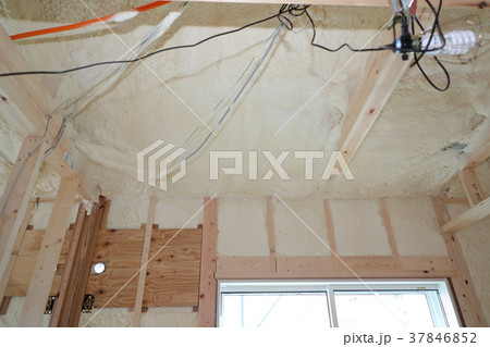 住宅の断熱材 37846852