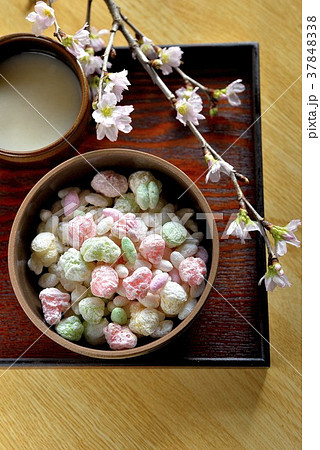 ひなあられ、甘酒、桜／春のひな祭り 37848338