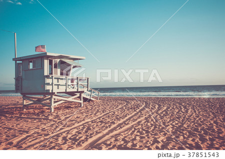 Lifeguard cabin on Santa Monica beach 37851543