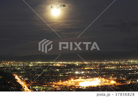 旭川の夜景 37856828