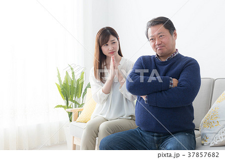 親子 父親と娘 親子 父親と娘 37857682