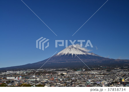 富士市の町並み・富士山 富士市の町並み・富士山 37858734