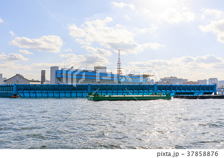 街景　那珂川遊歩道から見るボートレース福岡と電波塔　福岡市博多区 37858876