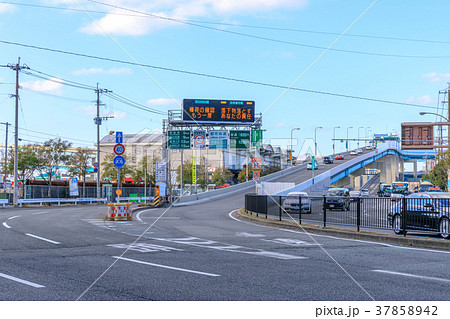 街景 福岡高速環状線 天神北入り口付近 街景 福岡高速環状線 天神北入り口付近 37858942