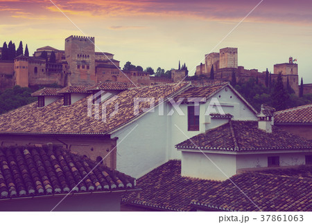Sunset view of Alcazaba at Alhambra Sunset view of Alcazaba at Alhambra 37861063
