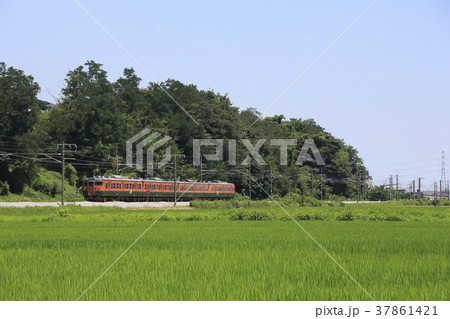 夏の信越本線115系 群馬県 高崎 横川 の写真素材