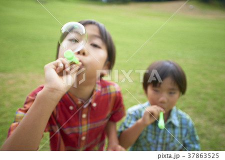 シャボン玉少年 37863525