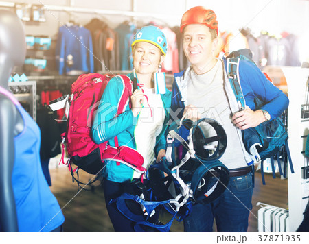 travelers show travel gear 37871935