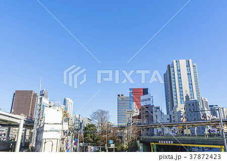 東京　飯田橋駅東口の風景 37872423