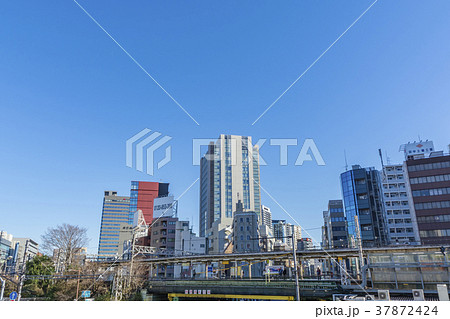東京　飯田橋駅東口の風景 37872424