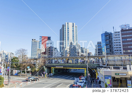 東京　飯田橋駅東口の風景 37872425