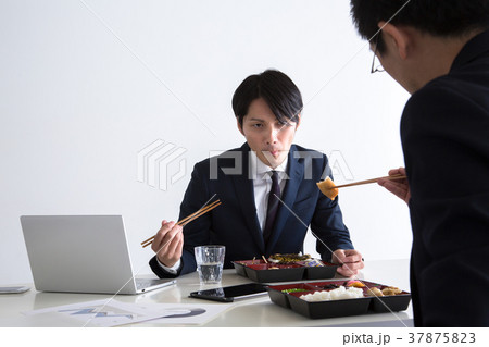 ランチミーティング　ビジネス 37875823