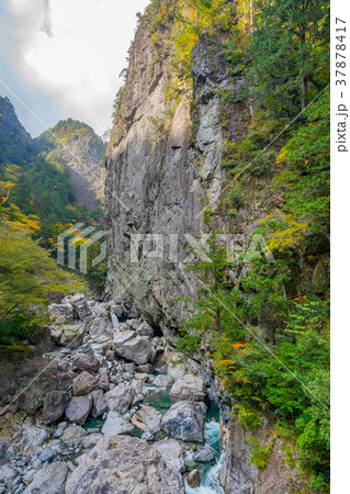 日本三大渓谷・秘境百選、大杉谷の平等嵓（三重県）　※作品コメント欄に撮影位置情報有り 37878417