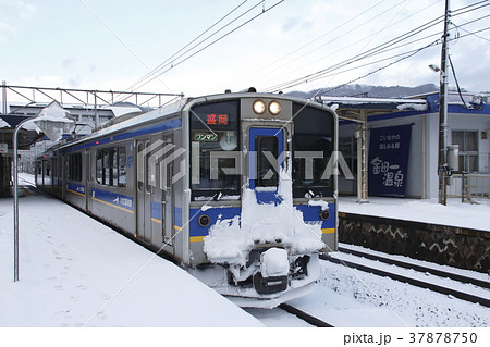 金田一温泉駅に停車中のIGRいわて銀河鉄道線 金田一温泉駅に停車中のIGRいわて銀河鉄道線 37878750