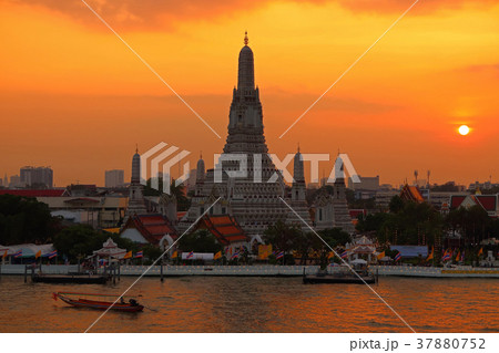 ワットアルン・夕景（修復工事完了後） 37880752