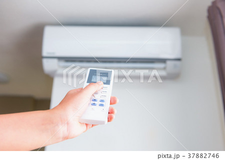 Split type air conditioner and remote controller Split type air conditioner and remote controller 37882746