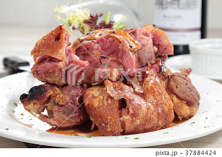 roasted pork roasted pork 37884424
