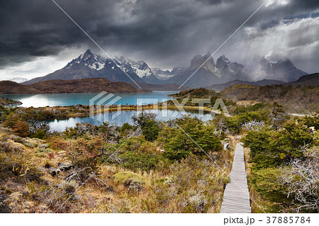 Torres del Paine Torres del Paine 37885784