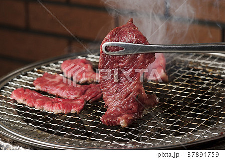 カルビ焼肉 37894759