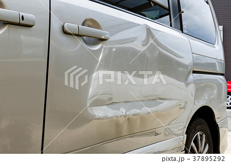 車の傷 車の傷 37895292