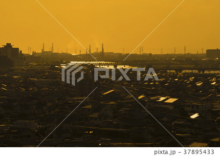 播磨の夕景　（兵庫県加古川市） 37895433