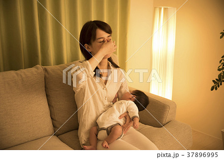 育児 37896995