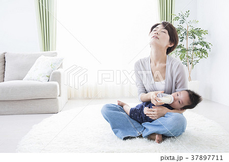 育児 37897711