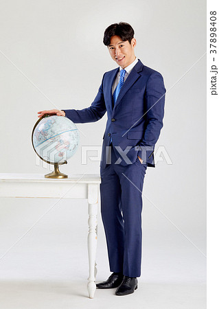 地球儀 男性 会社員 37898408