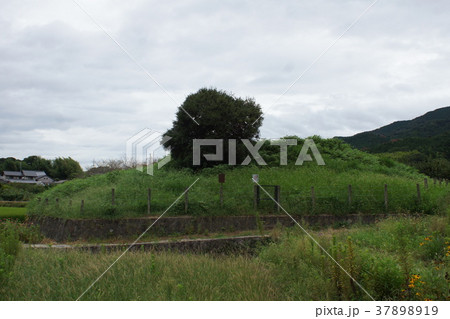 山の辺の道の風景 景行天皇陵 山の辺の道の風景 景行天皇陵 37898919