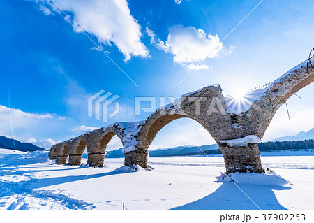 《北海道》タウシュベツ川橋梁・幻の橋 《北海道》タウシュベツ川橋梁・幻の橋 37902253