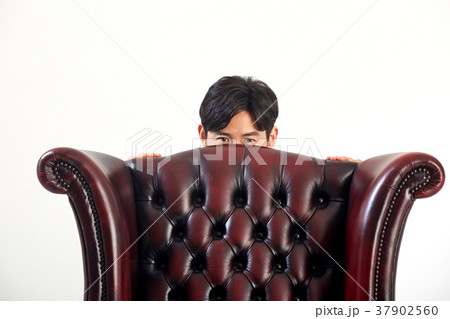 会社員 20代 韓国人 37902560