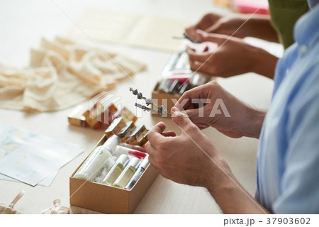 Selling organic cosmetics 37903602