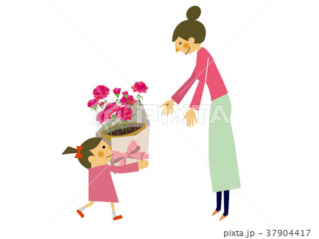 プレゼントを贈る子供と母親。母の日のイメージ。 37904417